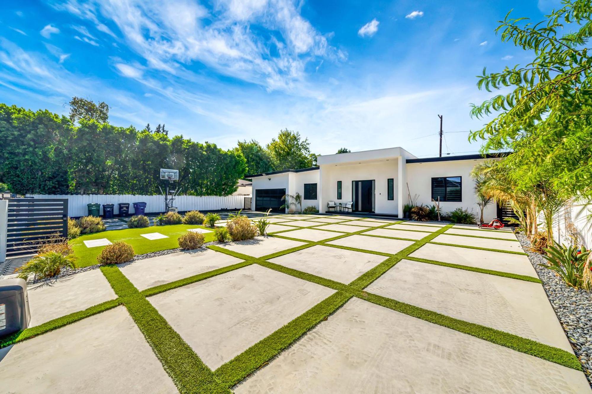 Poolside Paradise 5br 4ba Ferienhaus *