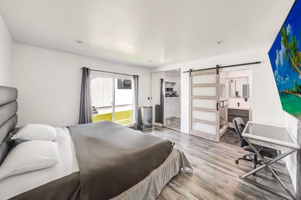 Poolside Paradise 5br 4ba Los Angeles